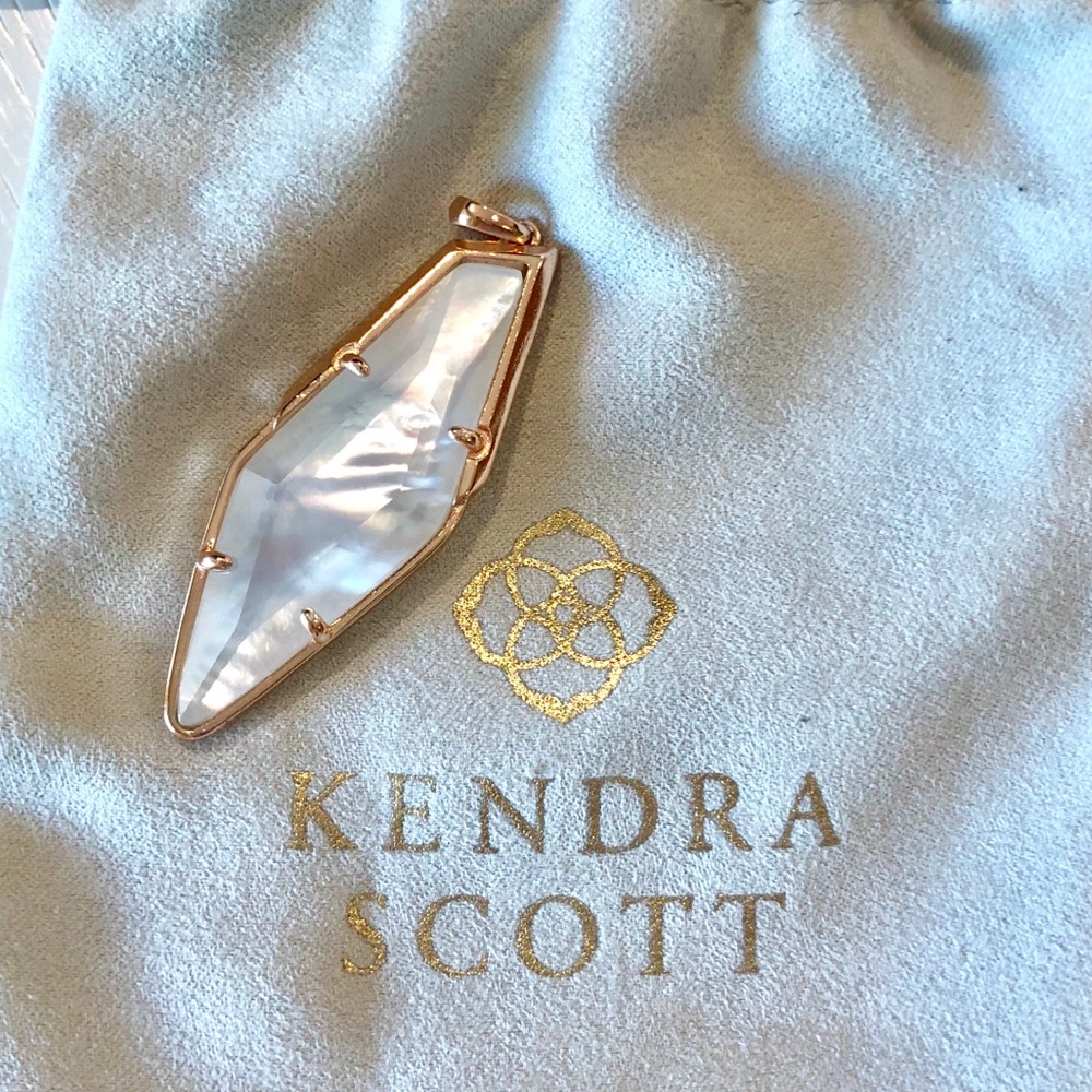 Kendra Scott Pendant